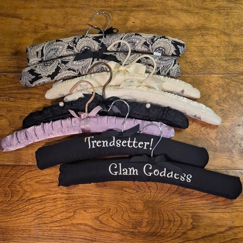 BEAUTIFUL Retro Fabric Padded Garment Hangers, Set of 8